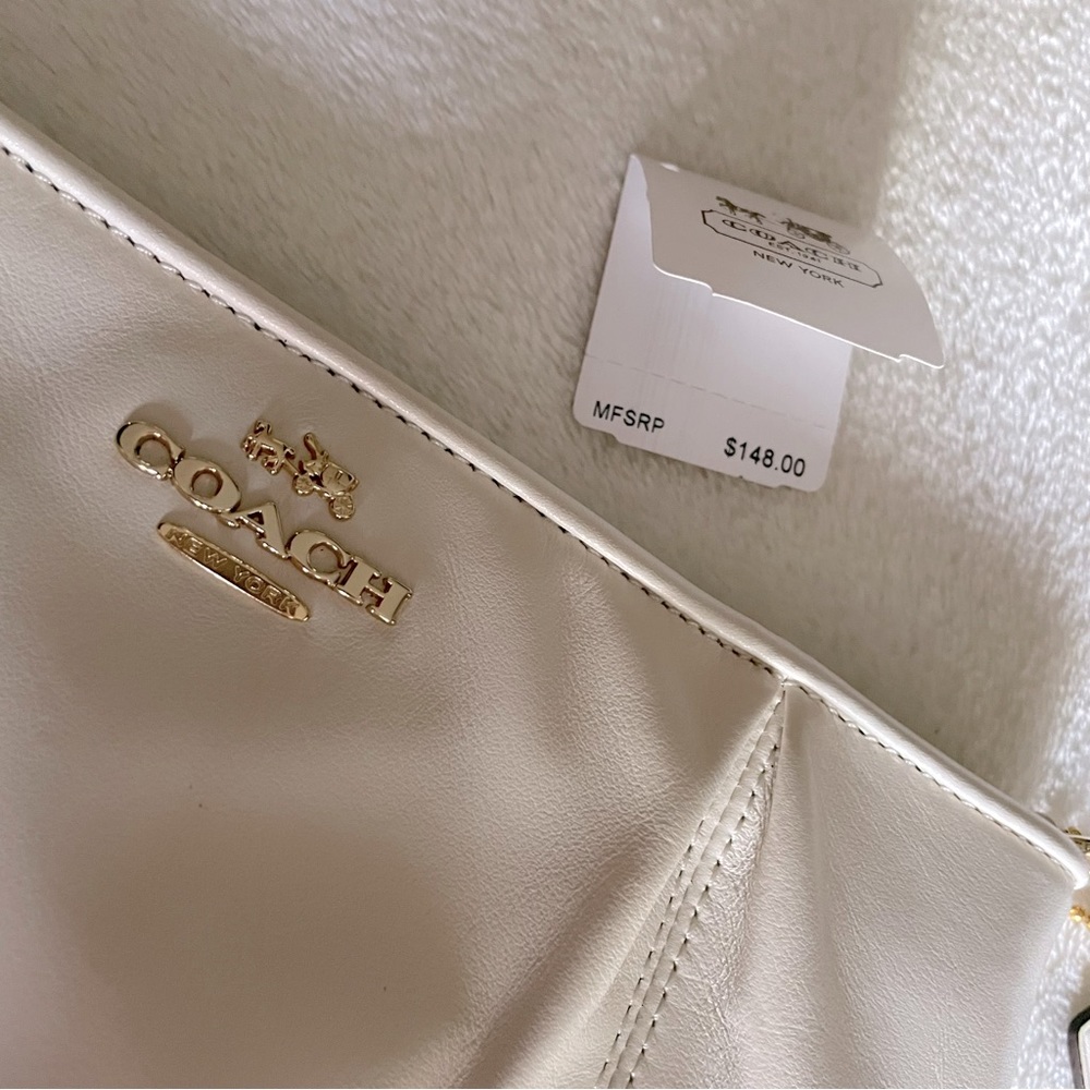 NWT Coach Ivory Leather Wristlet | Cream Minimal Clutch | $148 Retail - Picture 2 of 9